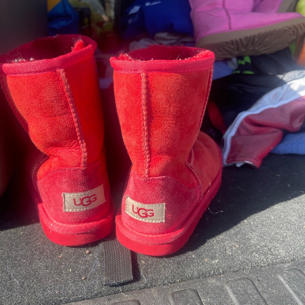 Size 1 girls Uggs